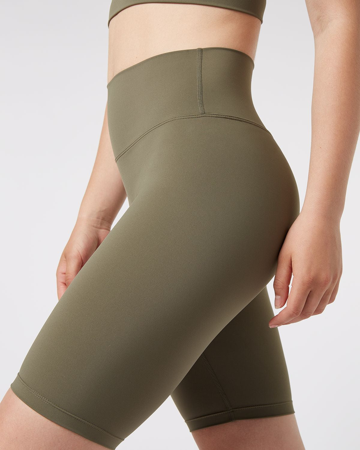 YO-GAYA Women's Legging Short – High Waist – Olive Green – Shaping Fit